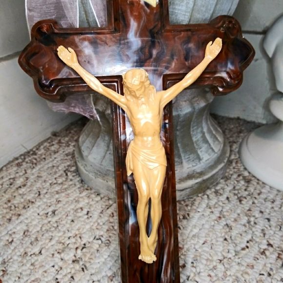 Antique 1930's Rare Brown & Ivory Marble Looking Catholic "Sick Call" Crucifix - Picture 2 of 11
